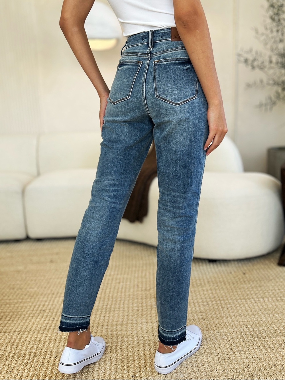 Judy Blue Washed Blue Ankle Crop Mom Jeans A3 - Picture 3 of 10